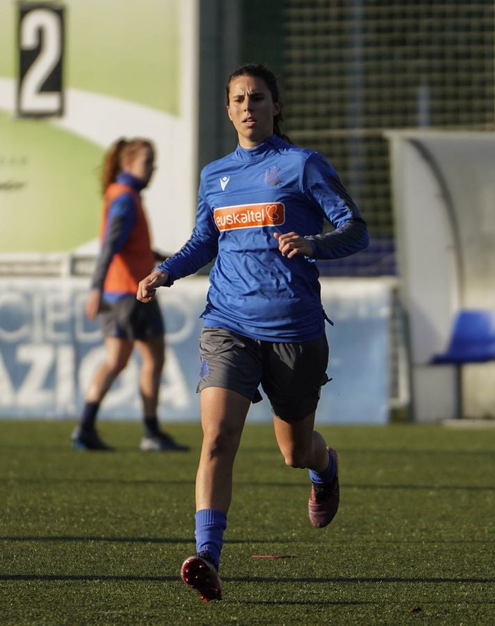 Las jugadoras de la Real Sociedad han completado en Zubieta un entrenamiento en el que han saboreado el Tambor de Oro. 