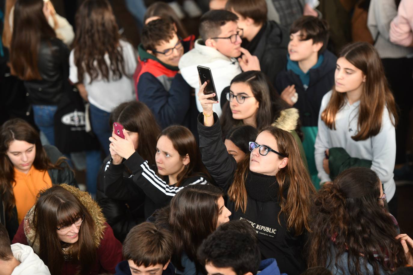 Fotos: Ikasleei zuzendutako jarduerekin hasi da 54. Durangoko Azoka