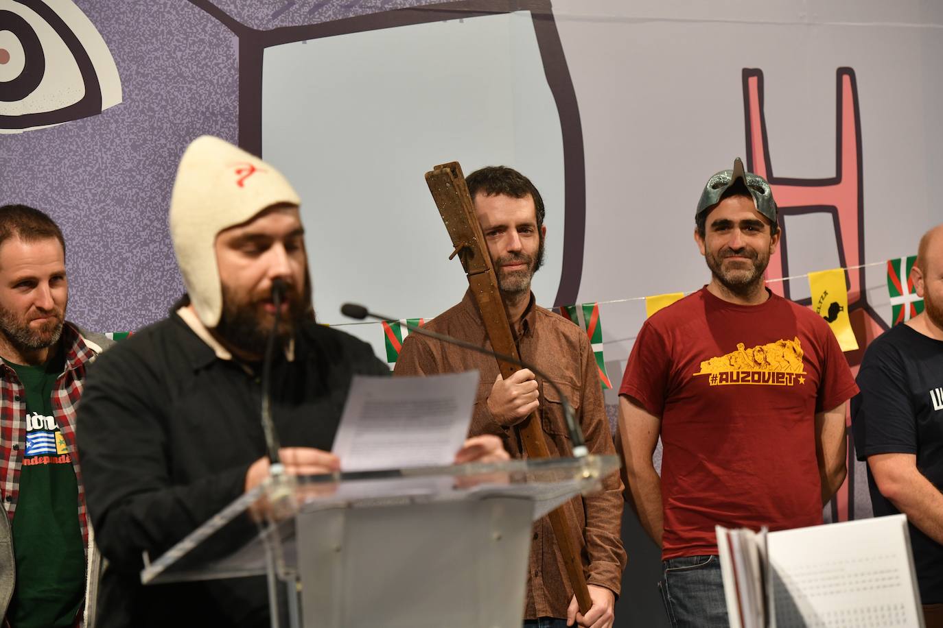 Fotos: Sormena bor-bor, Azokaren bigarren egunean