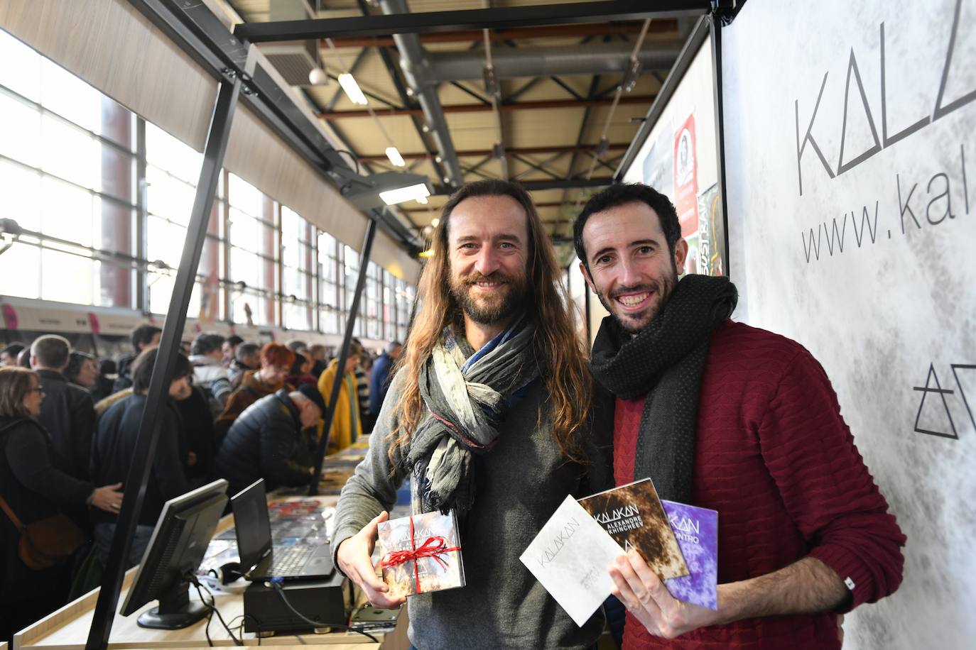 Fotos: Sormena bor-bor, Azokaren bigarren egunean