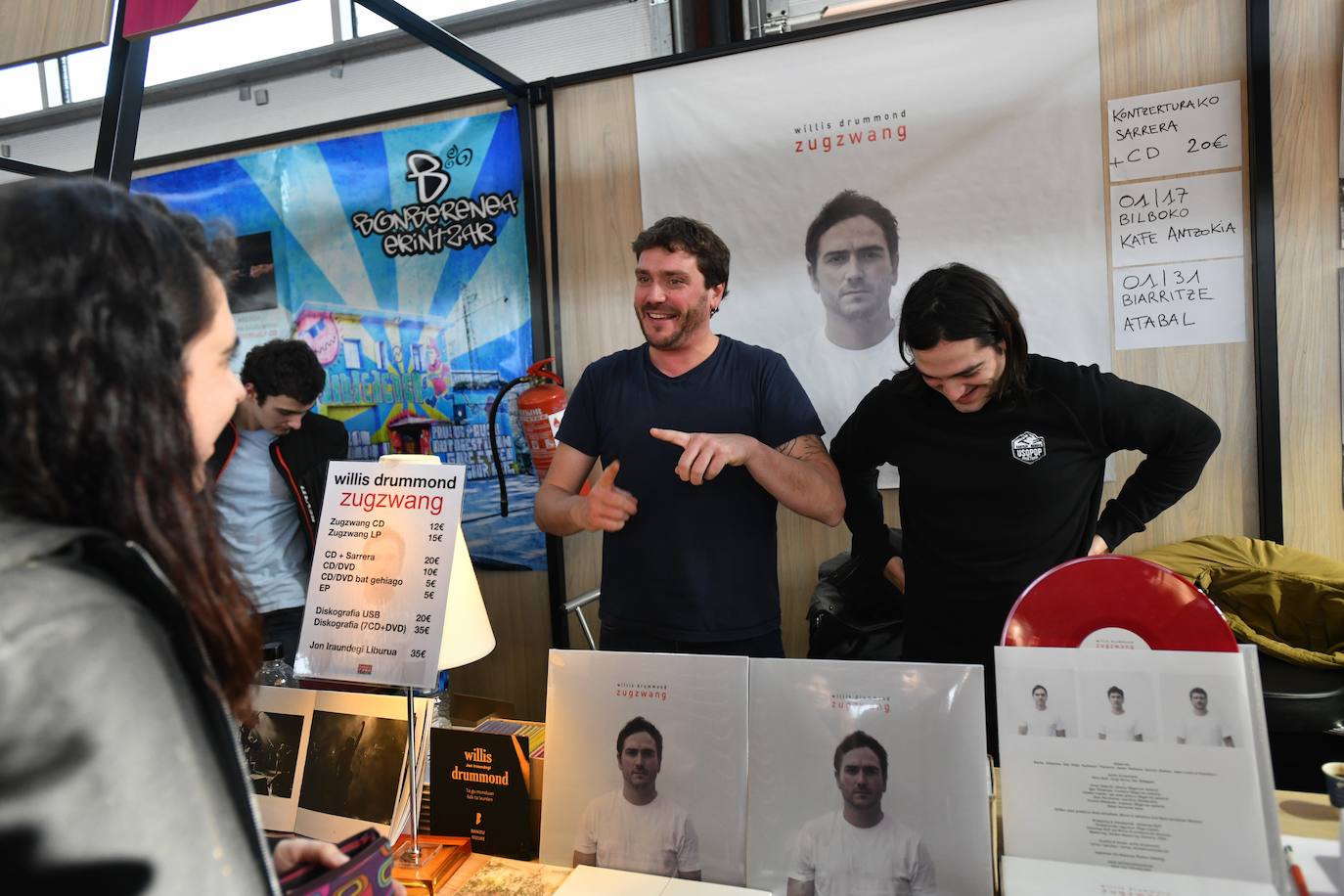 Fotos: Sormena bor-bor, Azokaren bigarren egunean