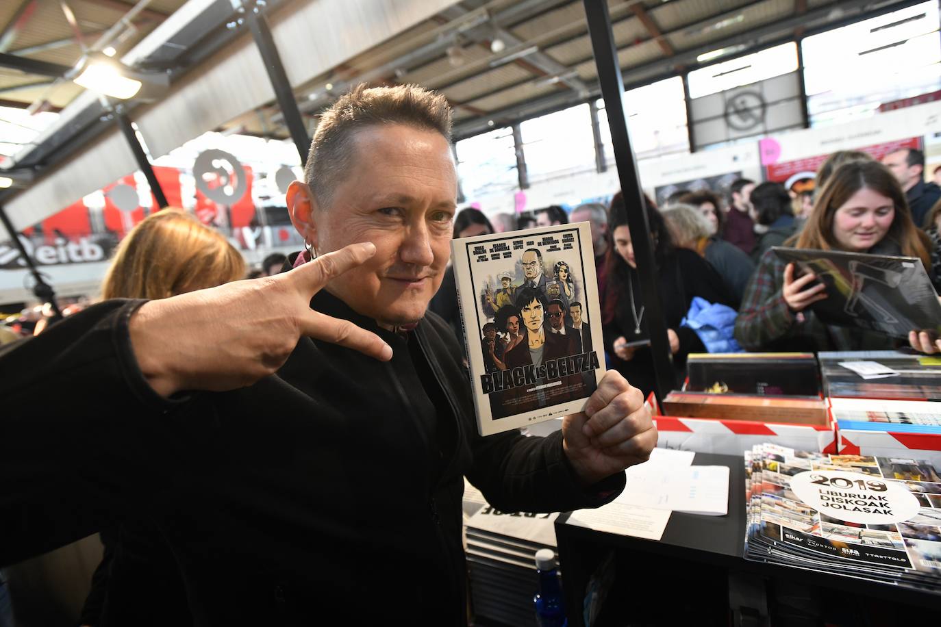 Fotos: Sormena bor-bor, Azokaren bigarren egunean