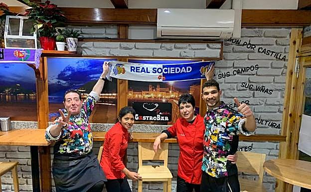 El donostiarra Borja Odriozola, en el bar que regenta en Valladolid.