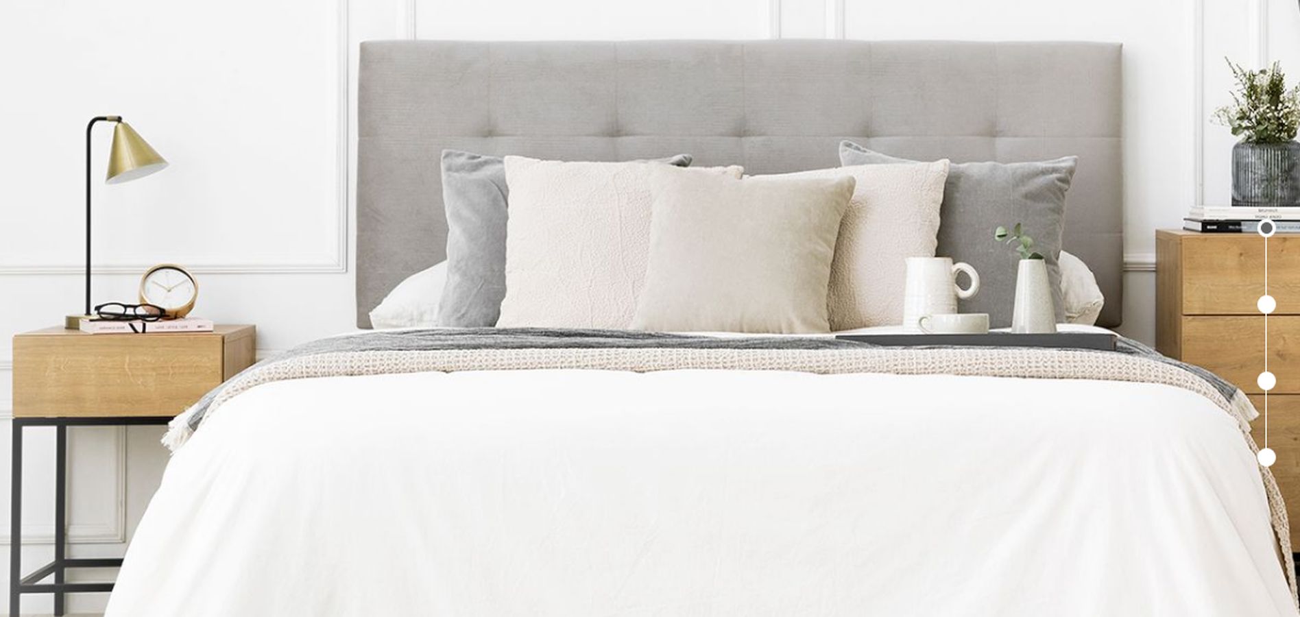 Elegir el color gris en los cojines, además de combinar a la perfección con el resto de colores, genera un ambiente relajado y elegante