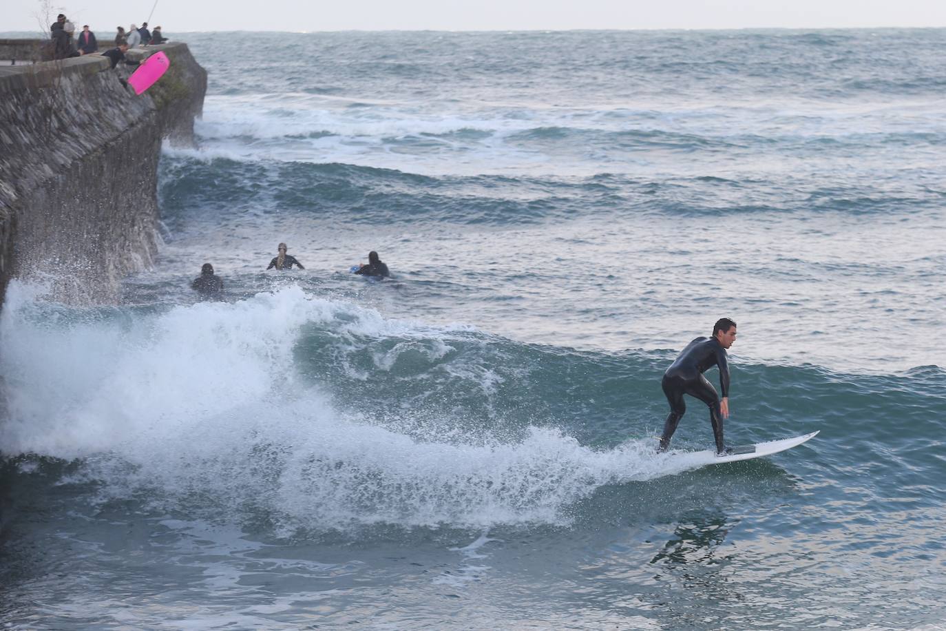 Aemet eleva a alerta naranja el aviso por olas para las próximas horas, aunque lo peor llegará el viernes