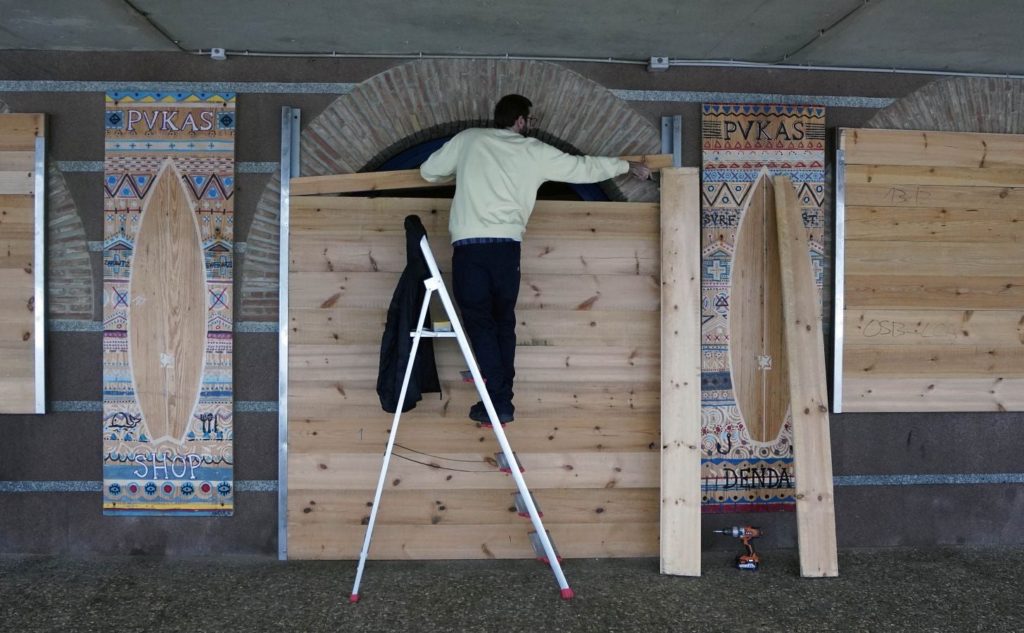 Olas de más de nueve metros ponen en jaque este viernes al litoral guipuzcoano