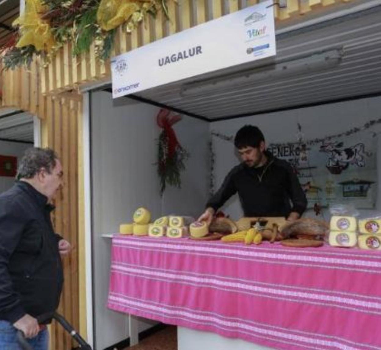 Algunos puestos ya exponen el género en el mercado. 