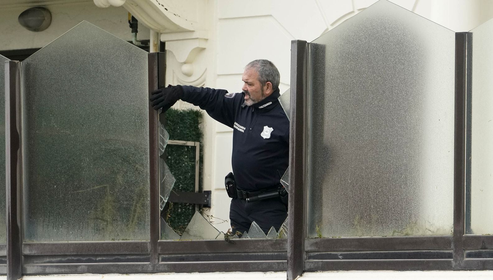 Las rachas de viento alcanzan los 135 km/ h y provocan numerosas incidencias