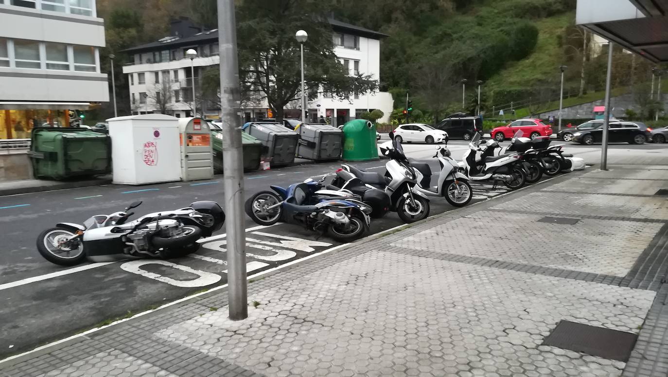 Las rachas de viento alcanzan los 135 km/ h y provocan numerosas incidencias