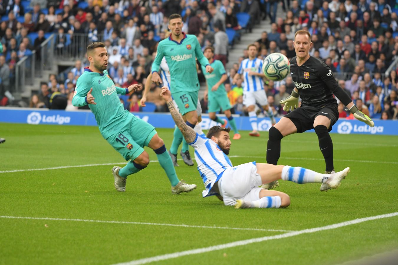 La Real Sociedad y el FC Barcelona han empatado a dos en el Reale Arena. 
