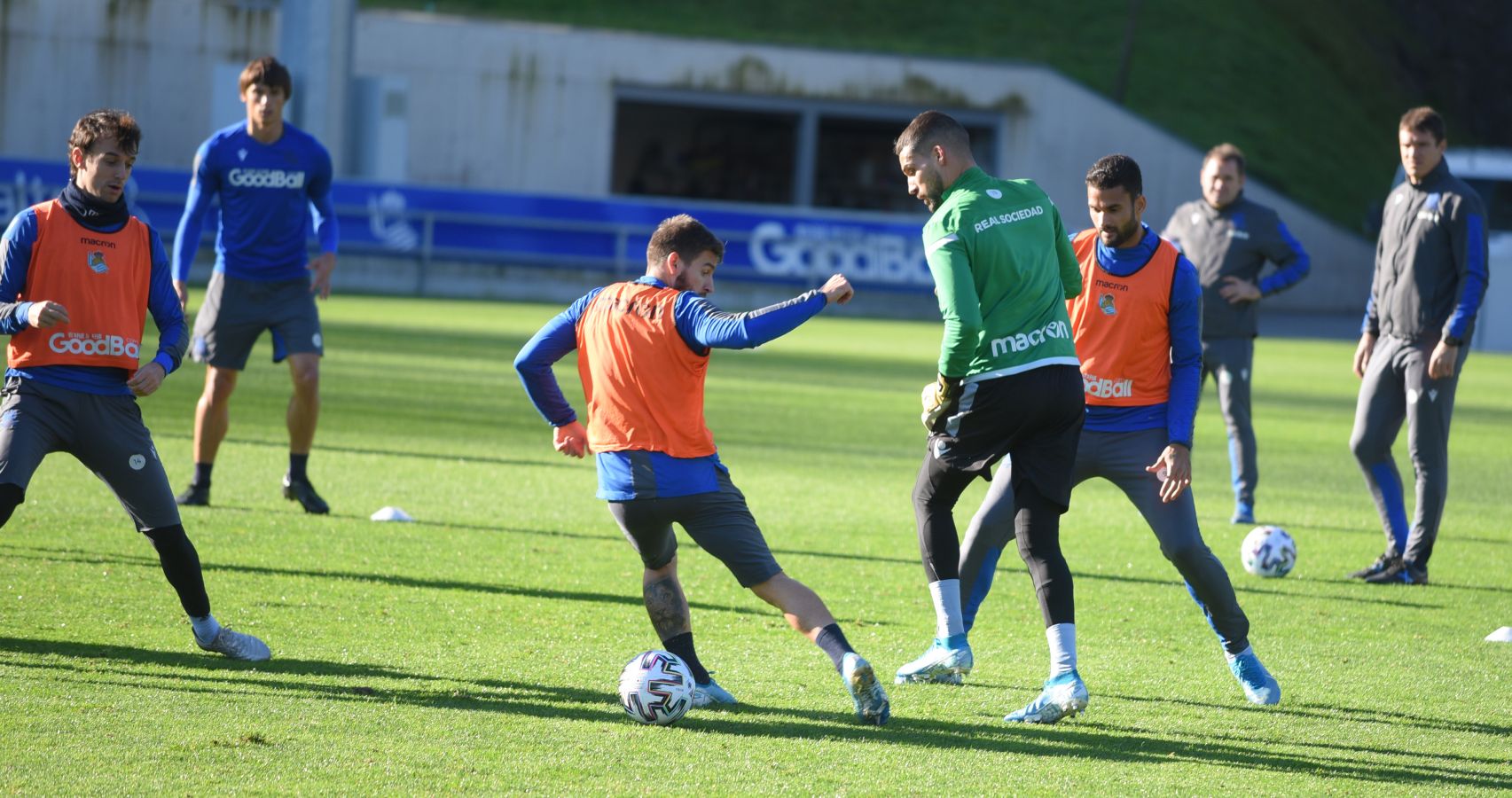 En la típica sesión en el José Luis Orbegozo la Real prepara desde ya el torneo del KO.
