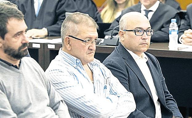 Los principales acusados en el 'Caso de Miguel' en el banquillo.