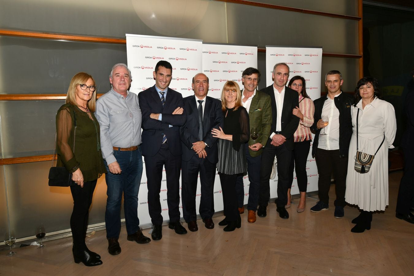 Invitados del mundo de la política, deportistas, comunicadores, patrocinadores y colaboradores posan en el photocall previo al Concierto de Navidad y en el cóctel posterior al evento