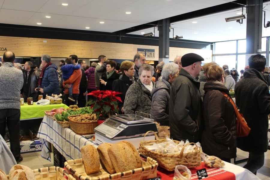 Los talos y las txistorras han tomado las calles de Azpeitia convirtiéndose los protagonistas indiscutibles. 