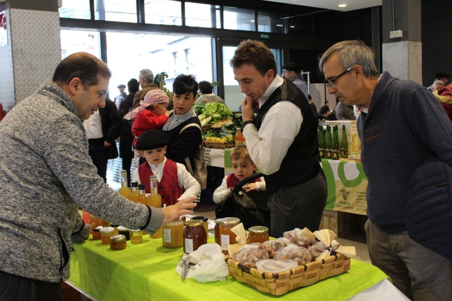 Los talos y las txistorras han tomado las calles de Azpeitia convirtiéndose los protagonistas indiscutibles. 