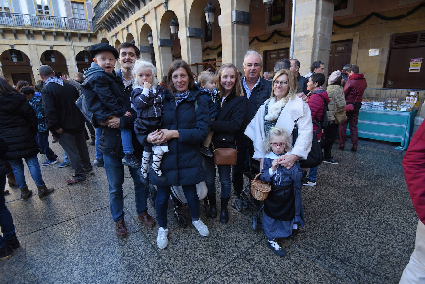 Ambiente festivo en Donostia desde bien temprano. 