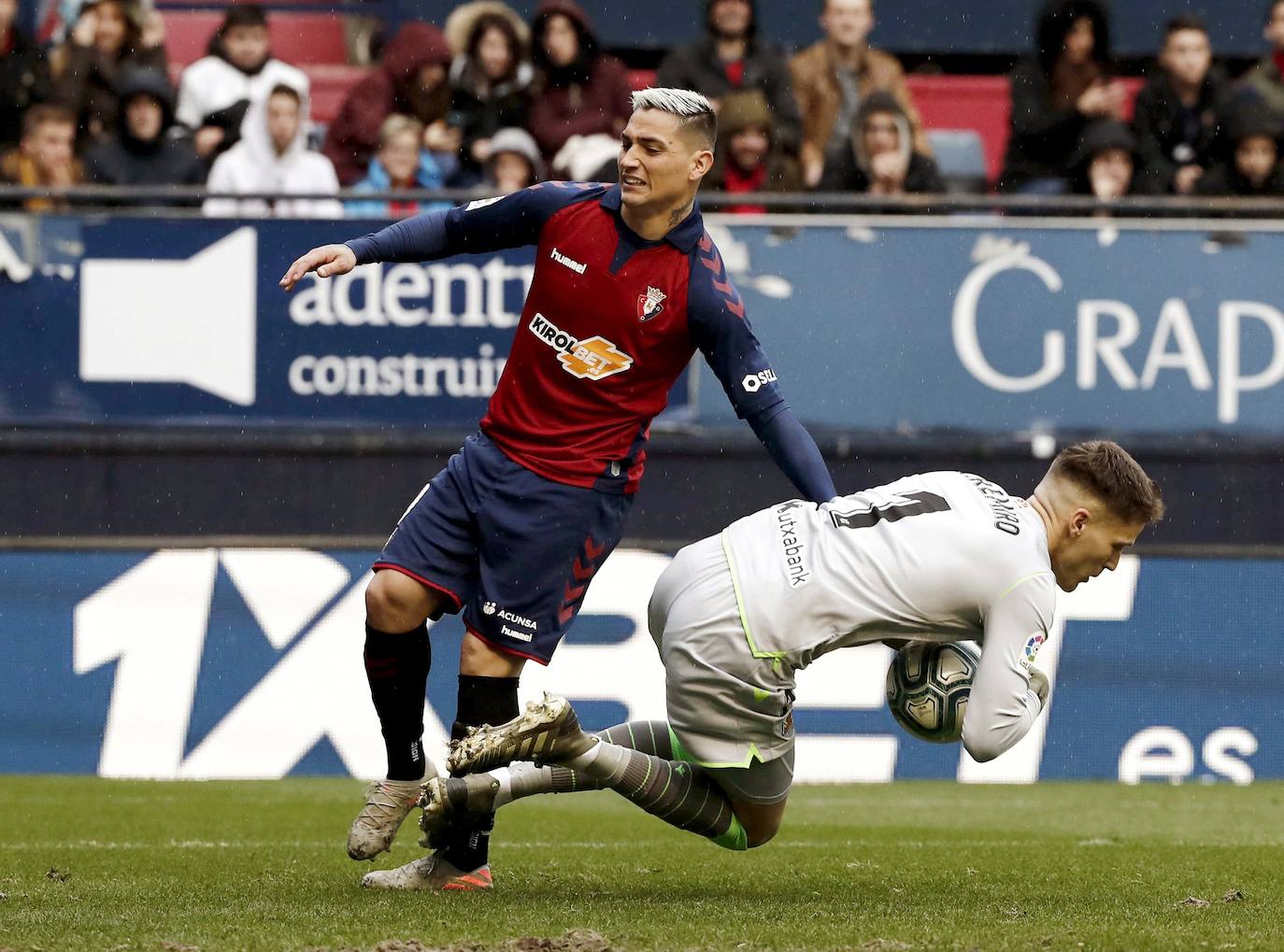 Fotos: Las mejores imágenes del Osasuna - Real Sociedad en El Sadar