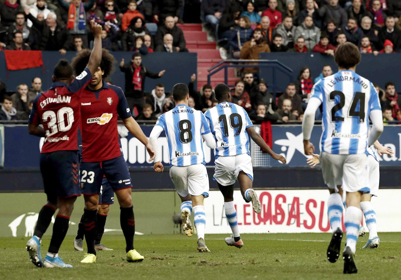Fotos: Las mejores imágenes del Osasuna - Real Sociedad en El Sadar
