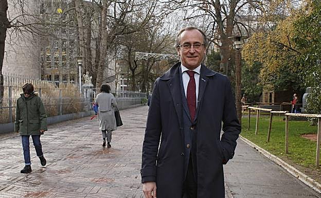 «El camino que quiere emprender Sánchez es un campo de minas»