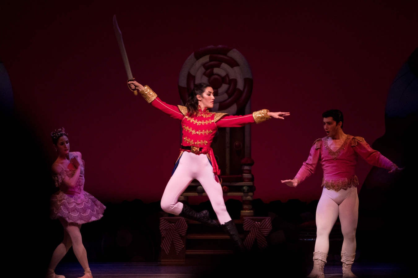 La bailarina Miranda Dafoe se ha convertido en la primera mujer en interpretar el Cascanueces