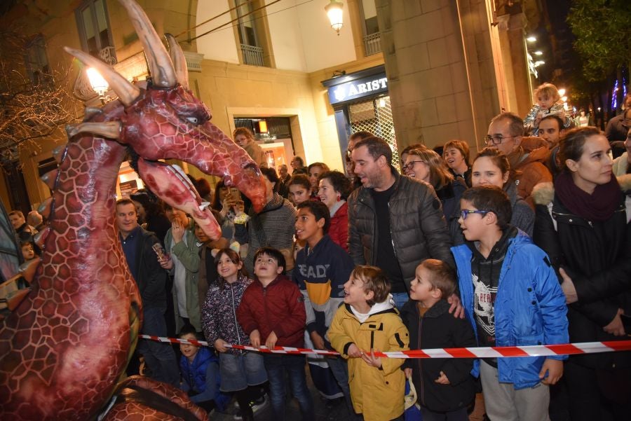 Olentzero y Mari Domingo han recorrido todos los rincones de San Sebastián para recoger las peticiones de los más pequeños.