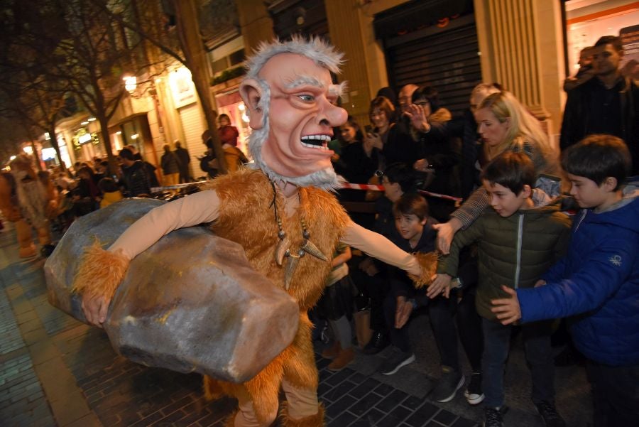 Olentzero y Mari Domingo han recorrido todos los rincones de San Sebastián para recoger las peticiones de los más pequeños.