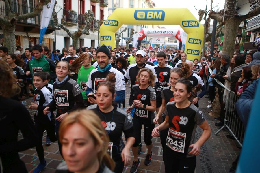 La décima edición de la San Silvestre Solidaria Sport Mundi se ha celebrado en un inmejorable ambiente festivo. Los beneficios obtenidos irán destinados a la ONG DOA, vinculada al sector sanitario que trabaja en Bolivia y Guatemala.