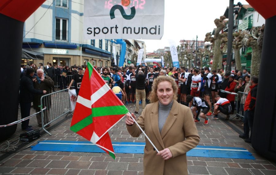 La décima edición de la San Silvestre Solidaria Sport Mundi se ha celebrado en un inmejorable ambiente festivo. Los beneficios obtenidos irán destinados a la ONG DOA, vinculada al sector sanitario que trabaja en Bolivia y Guatemala.