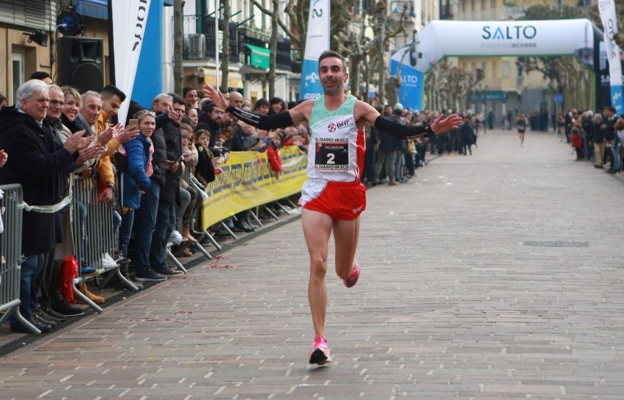 La décima edición de la San Silvestre Solidaria Sport Mundi se ha celebrado en un inmejorable ambiente festivo. Los beneficios obtenidos irán destinados a la ONG DOA, vinculada al sector sanitario que trabaja en Bolivia y Guatemala.