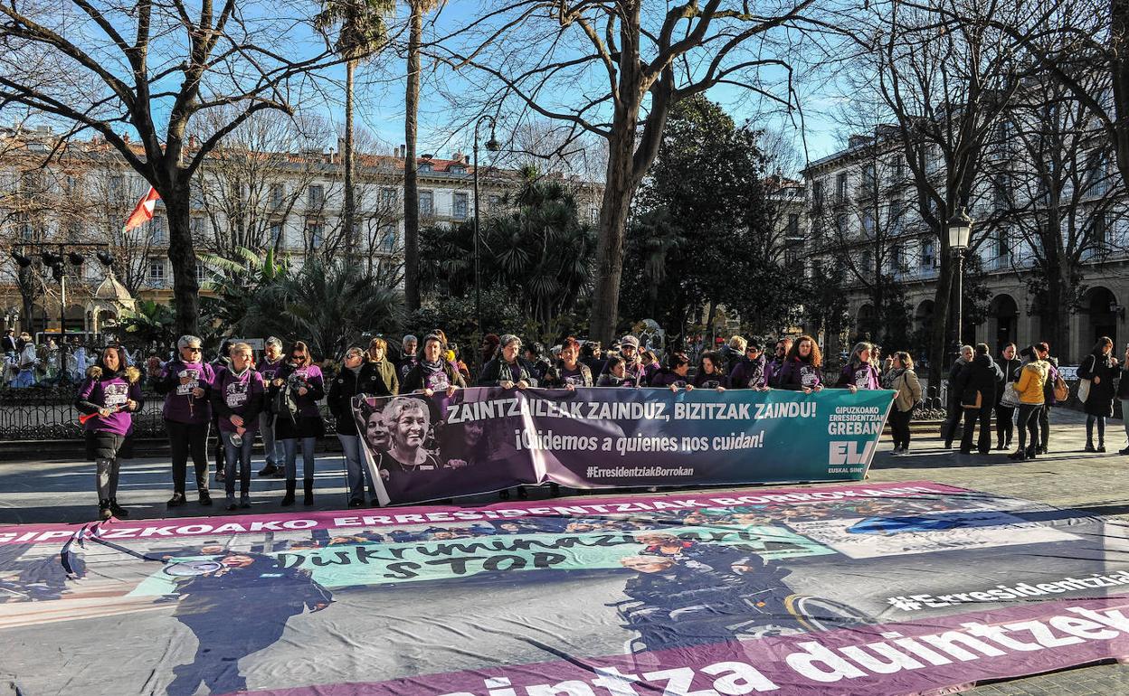 Nueva protesta de las trabajadoras de las residencias ante la Diputación