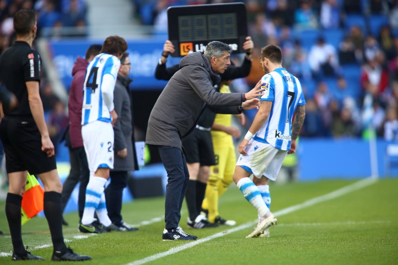 Willian José ha adelantado a la Real en el marcador al descanso, pero el Villarreal ha remontado con los goles de Trigueros de penalti, y Cazorla tras la revisión del VAR