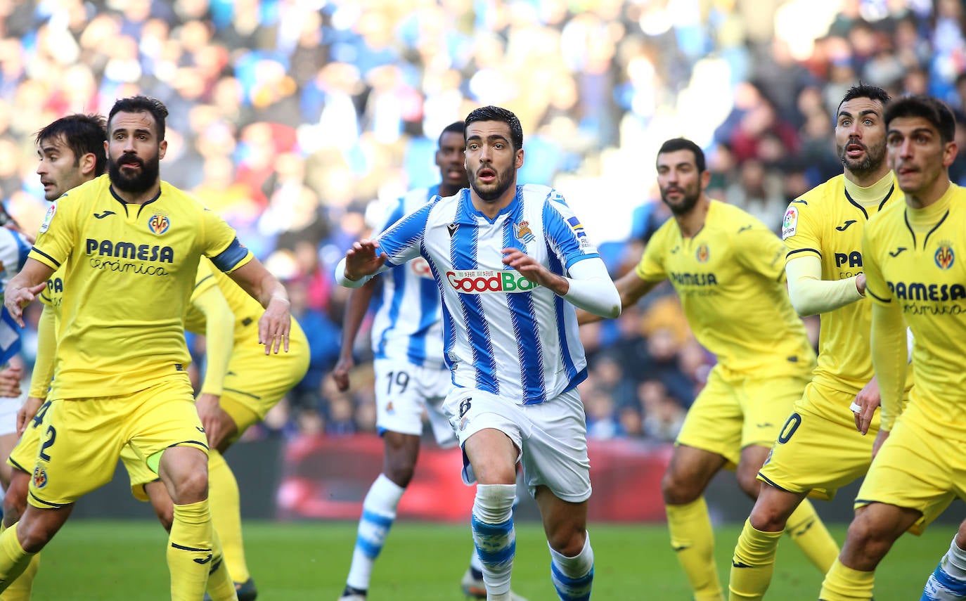 Willian José ha adelantado a la Real en el marcador al descanso, pero el Villarreal ha remontado con los goles de Trigueros de penalti, y Cazorla tras la revisión del VAR