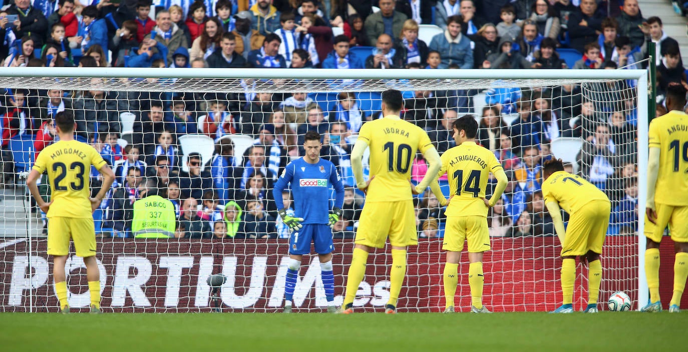 Willian José ha adelantado a la Real en el marcador al descanso, pero el Villarreal ha remontado con los goles de Trigueros de penalti, y Cazorla tras la revisión del VAR