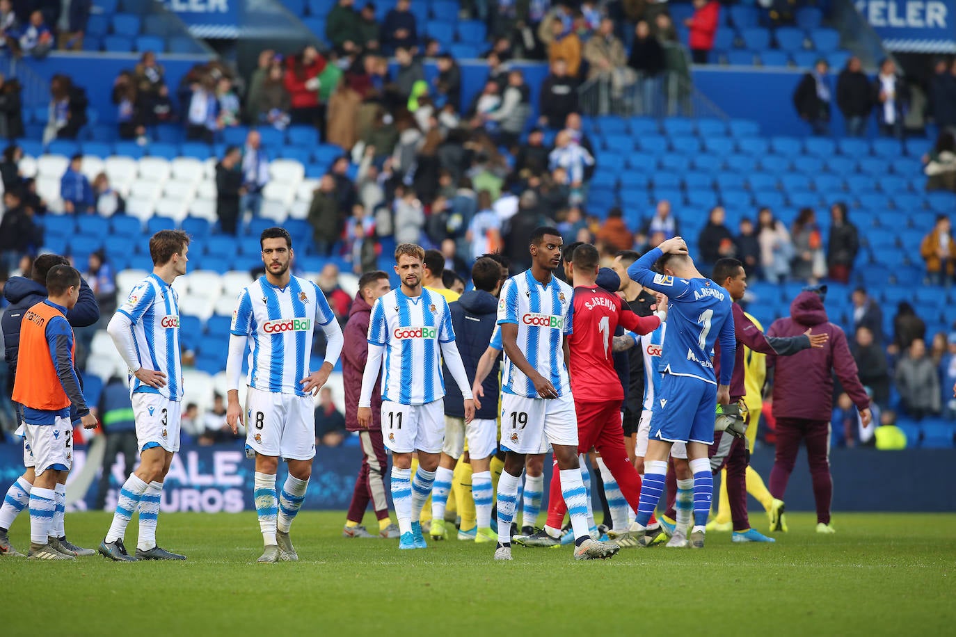 Willian José ha adelantado a la Real en el marcador al descanso, pero el Villarreal ha remontado con los goles de Trigueros de penalti, y Cazorla tras la revisión del VAR