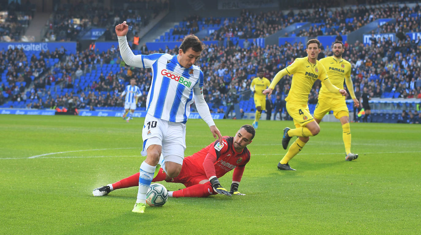 Willian José ha adelantado a la Real en el marcador al descanso, pero el Villarreal ha remontado con los goles de Trigueros de penalti, y Cazorla tras la revisión del VAR