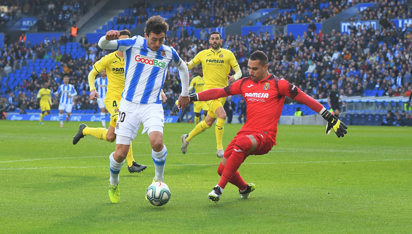 Willian José ha adelantado a la Real en el marcador al descanso, pero el Villarreal ha remontado con los goles de Trigueros de penalti, y Cazorla tras la revisión del VAR