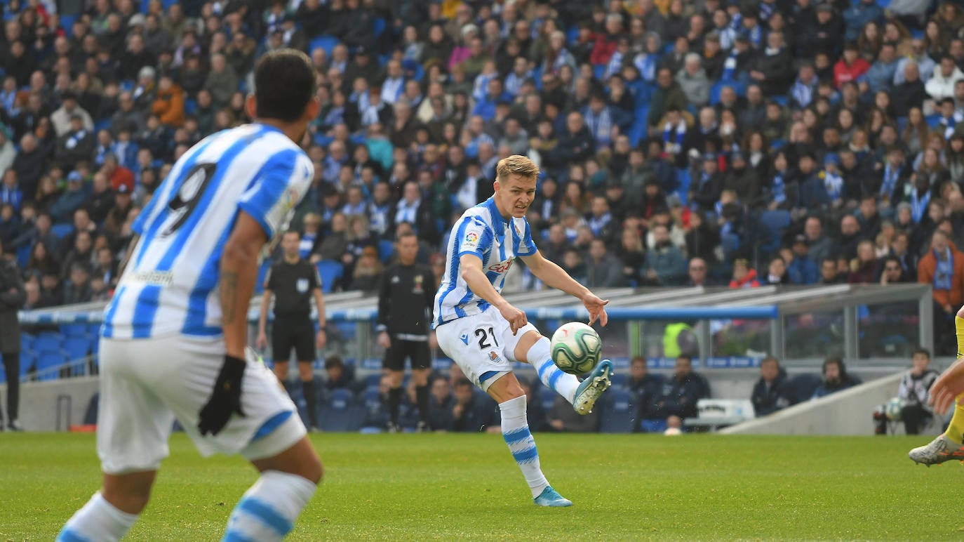 Willian José ha adelantado a la Real en el marcador al descanso, pero el Villarreal ha remontado con los goles de Trigueros de penalti, y Cazorla tras la revisión del VAR