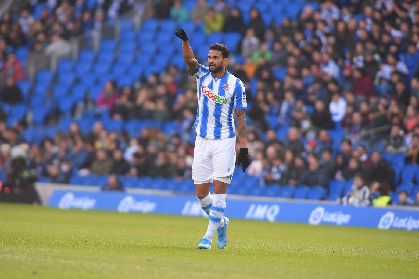 Willian José ha adelantado a la Real en el marcador al descanso, pero el Villarreal ha remontado con los goles de Trigueros de penalti, y Cazorla tras la revisión del VAR