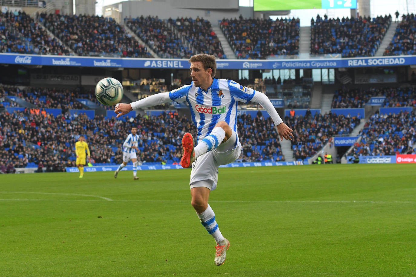Willian José ha adelantado a la Real en el marcador al descanso, pero el Villarreal ha remontado con los goles de Trigueros de penalti, y Cazorla tras la revisión del VAR