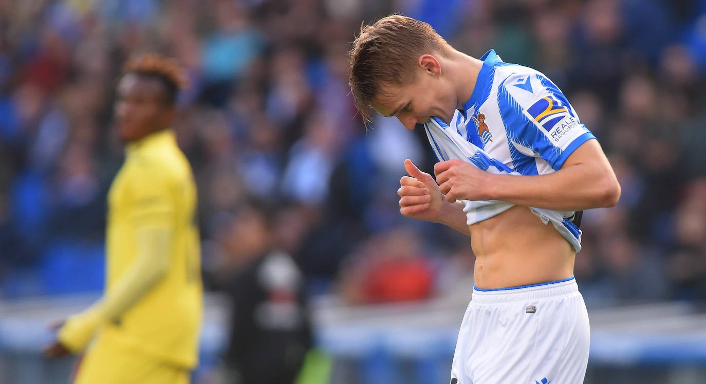 Willian José ha adelantado a la Real en el marcador al descanso, pero el Villarreal ha remontado con los goles de Trigueros de penalti, y Cazorla tras la revisión del VAR