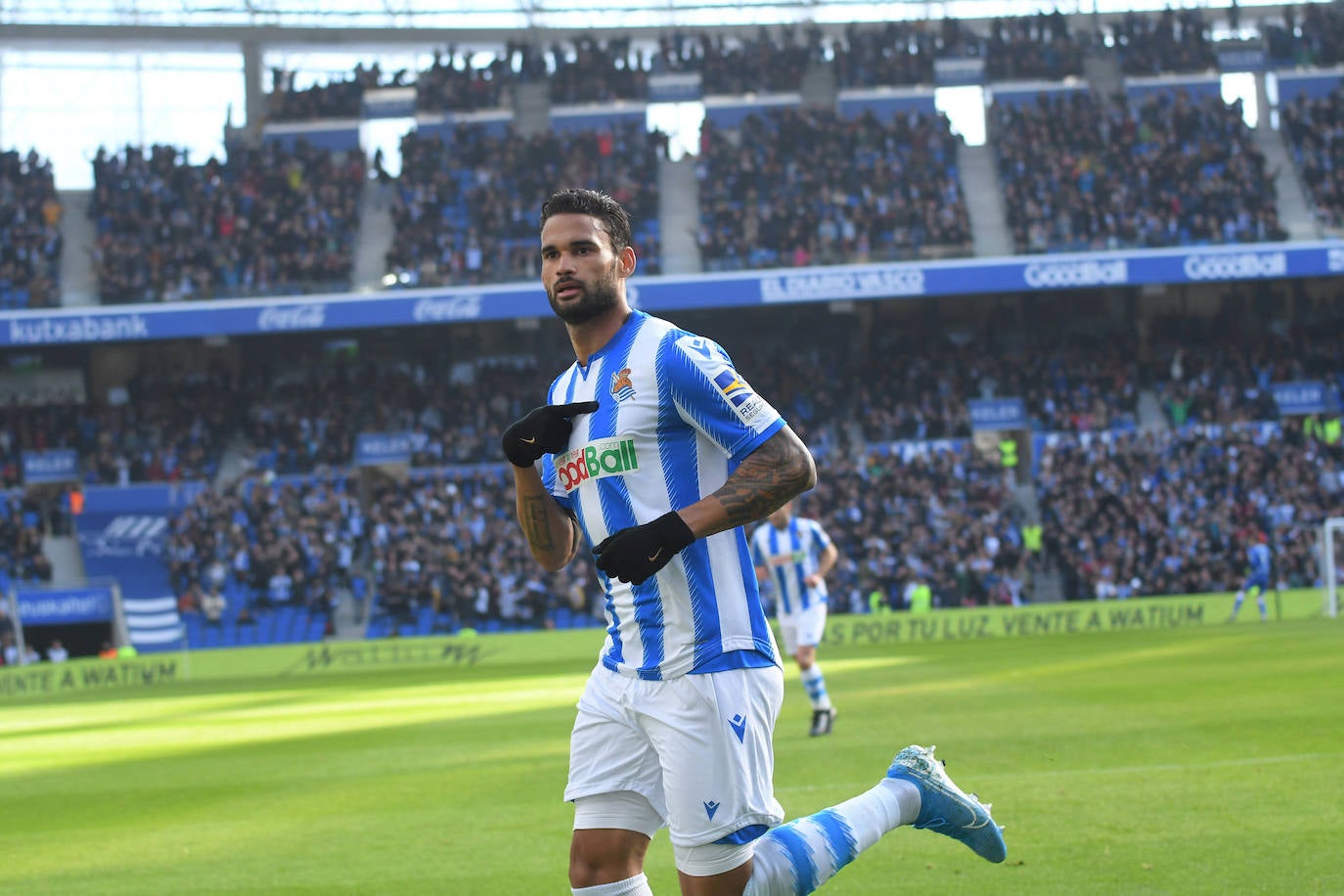 Willian José ha adelantado a la Real en el marcador al descanso, pero el Villarreal ha remontado con los goles de Trigueros de penalti, y Cazorla tras la revisión del VAR