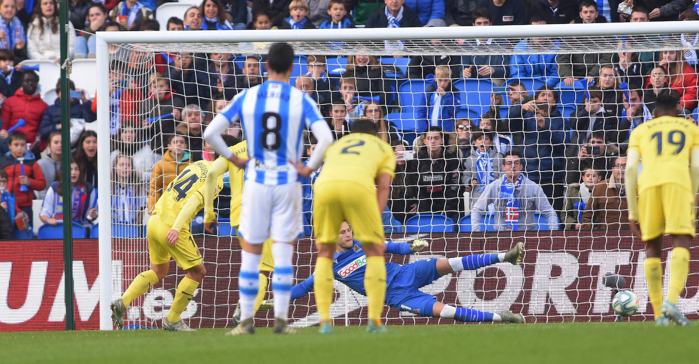 Willian José ha adelantado a la Real en el marcador al descanso, pero el Villarreal ha remontado con los goles de Trigueros de penalti, y Cazorla tras la revisión del VAR