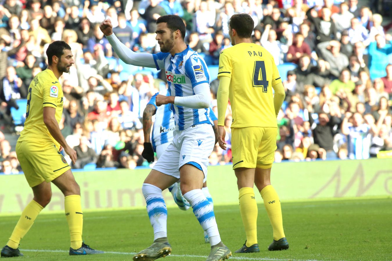 Willian José ha adelantado a la Real al descanso, pero el Villarreal ha remontado en la segunda parte con los goles de Trigueros de penalti y Cazorla tras la revisión del VAR