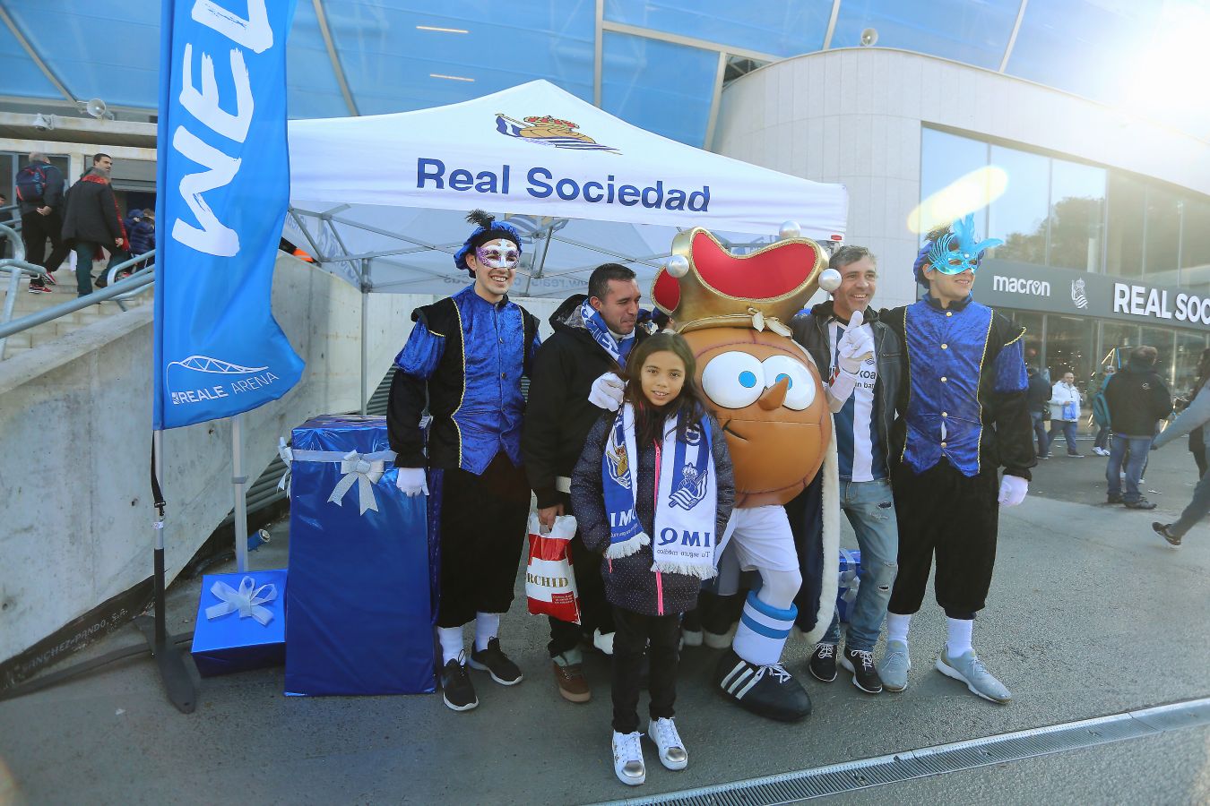 Willian José ha adelantado a la Real al descanso, pero el Villarreal ha remontado en la segunda parte con los goles de Trigueros de penalti y Cazorla tras la revisión del VAR