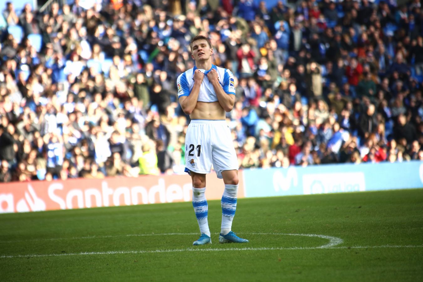 Willian José ha adelantado a la Real al descanso, pero el Villarreal ha remontado en la segunda parte con los goles de Trigueros de penalti y Cazorla tras la revisión del VAR
