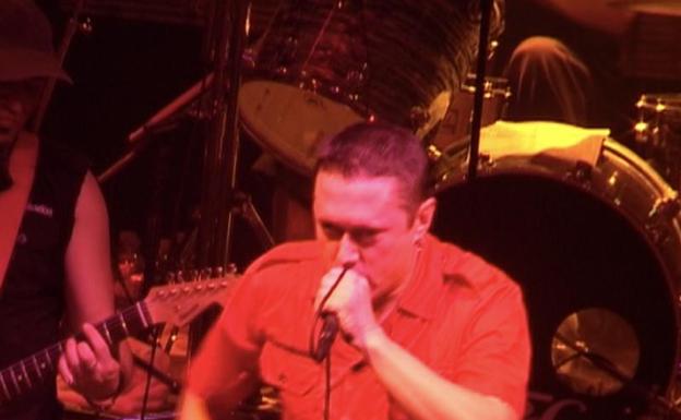 Fermín Muguruza, que aparece como cantante de Kortatu y Negu Gorriak