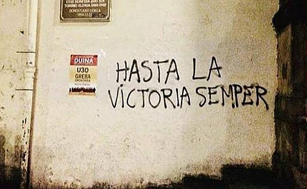 Pintadas de 'despedida' a Borja Sémper en las calles de San Sebastián