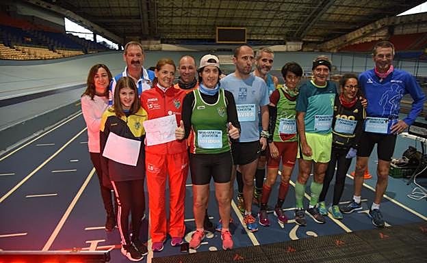 Los atletas han tomado la salida a las 9.00 horas en la maratón del Velodrómo.