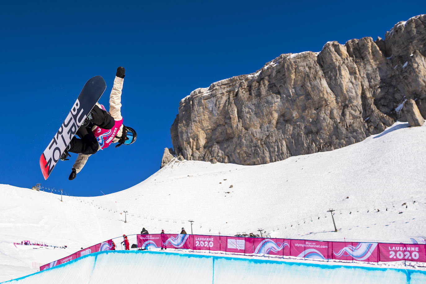 Esta semana se ha disputado el snowboard cross de los Juegos Olímpicos de la Juventud de Invierno de Lausana 2020, que ha ofrecido espectaculares imágenes.