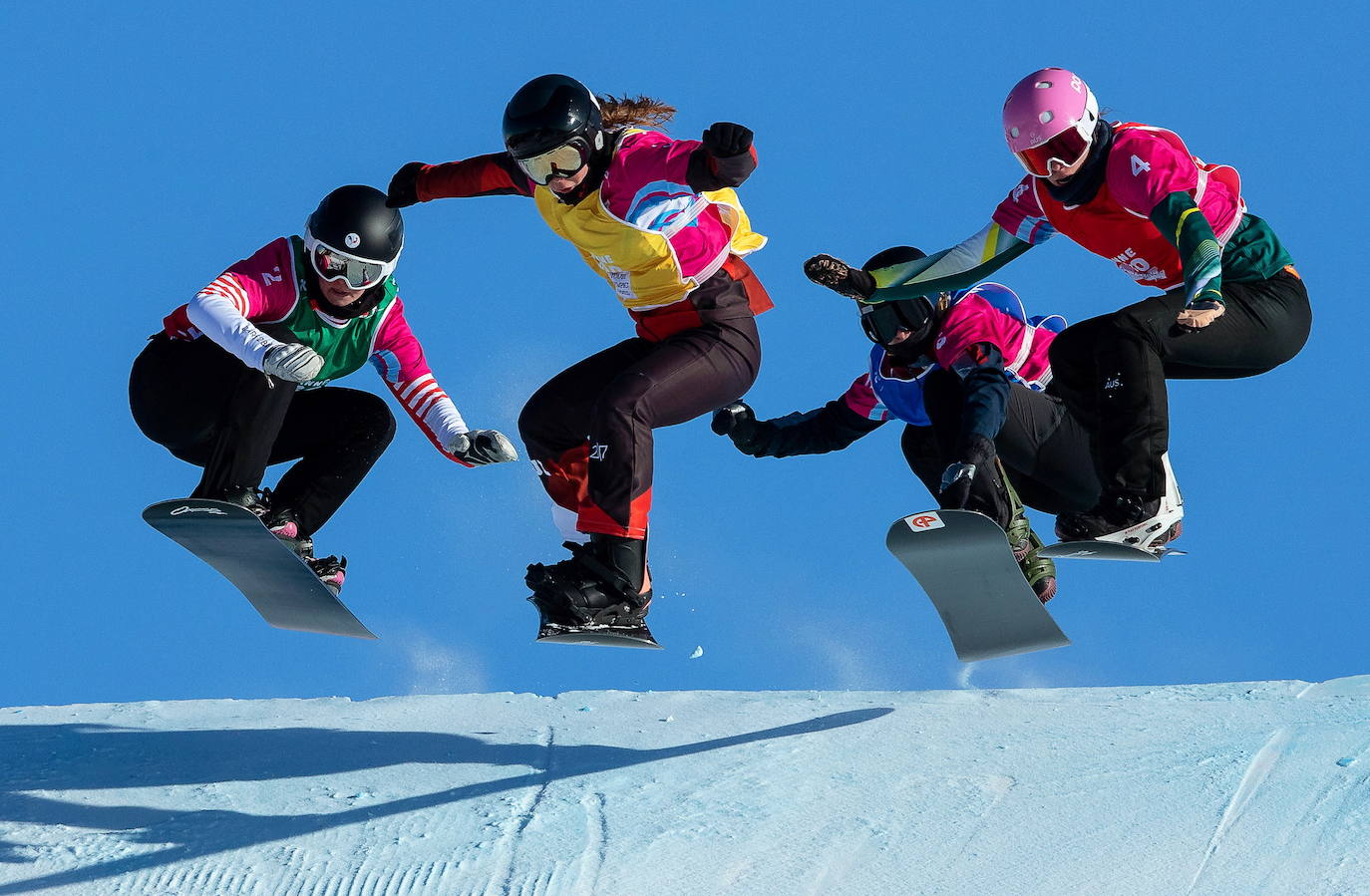 Esta semana se ha disputado el snowboard cross de los Juegos Olímpicos de la Juventud de Invierno de Lausana 2020, que ha ofrecido espectaculares imágenes.